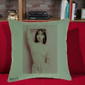 Perna Personalizata K-pop BLACKPINK Lisa Roz, 40x40 cm, Verde, Husa Detasabila, Perna Inclusa, BEKZ®