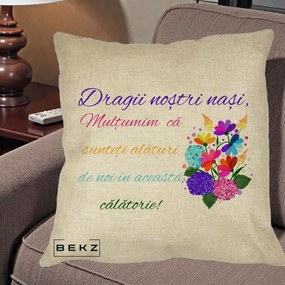 Perna Personalizata Dragii Nostri Nasi Multumim cu Flori Multicolore Colorat, 40x40 cm, Crem, Husa Detasabila, Perna Inclusa, BEKZ®