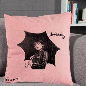 Perna Personalizata Wednesday Addams cu Umbrela Foto, 40x40 cm, Roz, Husa Detasabila, Perna Inclusa, BEKZ®