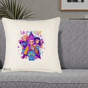 Perna Personalizata K-pop HUNTRX Trio cu Pisica Stele, 40x40 cm, Crem Reliefat, Husa Detasabila, Perna Inclusa, BEKZ®