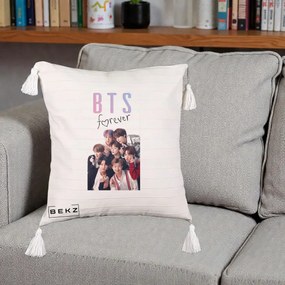 Perna Personalizata K-pop BTS Forever cu Foto Grup Negru, 40x40 cm, Bej cu Franjuri, Husa Detasabila, Perna Inclusa, BEKZ®