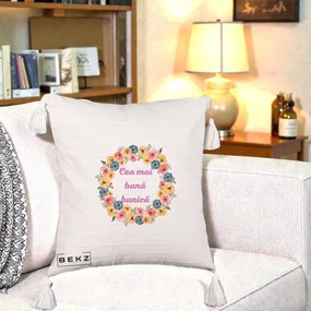 Cadou pentru Bunica - Perna Personalizata Cea Mai Buna Bunica Coronita Flori Multicolore, 40x40 cm, Bej cu Franjuri, Husa Detasabila, Perna Inclusa, BEKZ®