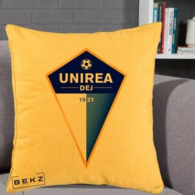 Perna Personalizata Unirea Dej 1921 Fotbal, 40x40 cm, Galben, Husa Detasabila, Perna Inclusa, BEKZ®