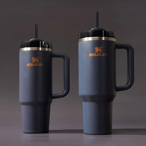 Termos albastru închis cu pai din oțel inoxidabil 1,18 l Quencher H2.0 FlowState Tumbler Twilight – Stanley