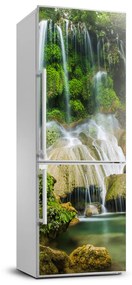 Foto Autocolant pentru piele al frigiderului Cascada din junglă