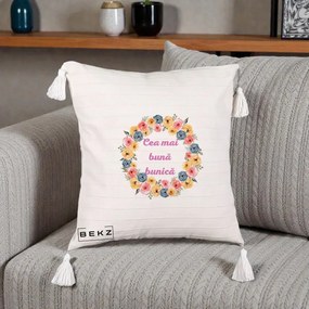 Cadou pentru Bunica - Perna Personalizata Cea Mai Buna Bunica Coronita Flori Multicolore, 40x40 cm, Bej cu Franjuri, Husa Detasabila, Perna Inclusa, BEKZ®