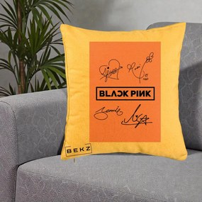 Perna Personalizata K-pop BLACKPINK Semnaturi Roz, 40x40 cm, Galben, Husa Detasabila, Perna Inclusa, BEKZ®