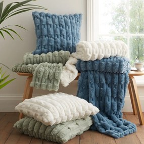 Pernă decorativă din micropluș/cocolino 50x50 cm Carved Fur – Bianca