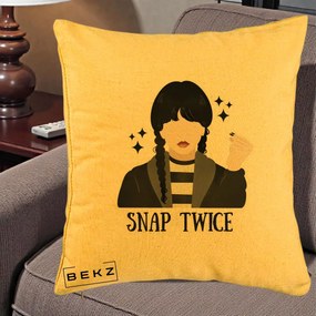 Perna Personalizata Wednesday Snap Twice, 40x40 cm, Galben, Husa Detasabila, Perna Inclusa, BEKZ®