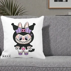 Perna Personalizata Labubu x Kuromi, 40x40 cm, Alba Mata, Husa Detasabila, Perna Inclusa, BEKZ®