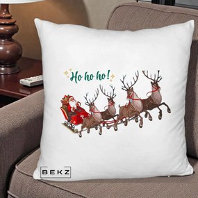 Perna Decorativa Ho Ho Ho Mos Craciun cu Sanie si Reni, 40x40 cm, Alb Pufos, Husa Detasabila, Perna Inclusa, BEKZ®