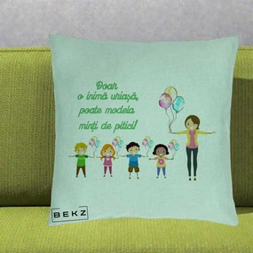 Cadou pentru Educatoare - Perna Personalizata Doar o Inima Uriasa poate Modela Minti de Pitici cu Educatoare si Baloane, 40x40 cm, Verde Menta, Husa Detasabila, Perna Inclusa, BEKZ®