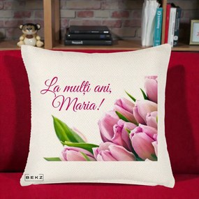 Cadou de Onomastica - Perna Personalizata La Multi Ani Maria Lalele, 40x40 cm, Crem Reliefat, Husa Detasabila, Perna Inclusa, BEKZ®