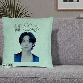 Perna Personalizata K-pop BTS V Taehyung Portret cu Autograf, 40x40 cm, Verde Menta, Husa Detasabila, Perna Inclusa, BEKZ®