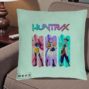 Perna Personalizata K-pop HUNTRX Trio cu Pisica in Benzi, 40x40 cm, Verde Menta, Husa Detasabila, Perna Inclusa, BEKZ®