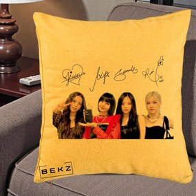 Perna Personalizata K-pop BLACKPINK Semnaturi, 40x40 cm, Galben, Husa Detasabila, Perna Inclusa, BEKZ®