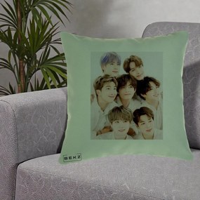 Perna Personalizata K-pop BTS Foto Grup Fete Albe, 40x40 cm, Verde, Husa Detasabila, Perna Inclusa, BEKZ®