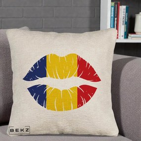 Perna Personalizata Buze Tricolor Romania, 40x40 cm, Bej Canapea, Husa Detasabila, Perna Inclusa, BEKZ®