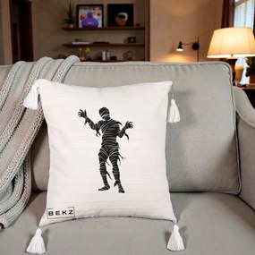Perna Decorativa Mormii Infricosat Silueta Neagra Halloween, 40x40 cm, Bej cu Franjuri, Husa Detasabila, Perna Inclusa, BEKZ®