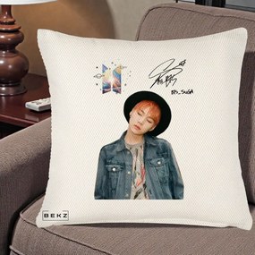 Perna Personalizata K-pop BTS Suga par Portocaliu Palarie Autograf, 40x40 cm, Crem Reliefat, Husa Detasabila, Perna Inclusa, BEKZ®