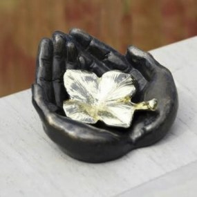 Statueta bronz "Noroc in palme"
