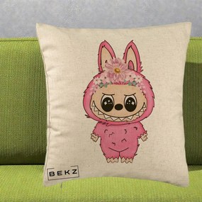 Perna Personalizata Labubu Roz cu Coroana Florala, 40x40 cm, Bej, Husa Detasabila, Perna Inclusa, BEKZ®