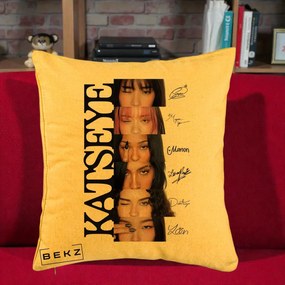 Perna Personalizata K-pop KATSEYE Semnaturi Membre Foto, 40x40 cm, Galben, Husa Detasabila, Perna Inclusa, BEKZ®