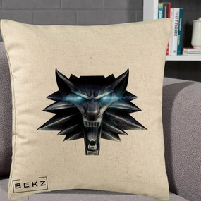Perna Decorativa The Witcher Wolf Head, 40x40 cm, Bej, Husa Detasabila, Perna Inclusa, BEKZ®