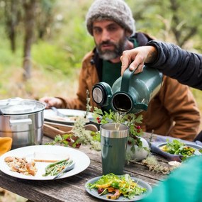 Stanley Cană pentru bere Easy-Pour Growler 1,9 lHammertone Green