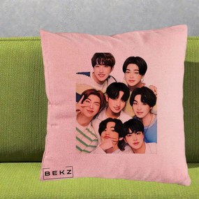 Perna Personalizata K-pop BTS Bangtan Boys Portret Grup Fanart, 40x40 cm, Roz, Husa Detasabila, Perna Inclusa, BEKZ®