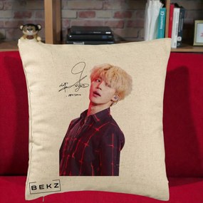 Perna Personalizata K-pop BTS Jimin Portret Artistic par Blond Autograf, 40x40 cm, Bej, Husa Detasabila, Perna Inclusa, BEKZ®