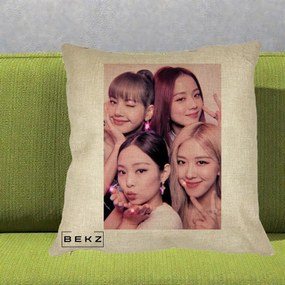 Perna Personalizata K-pop BLACKPINK Foto Grup Selfie Roz cu Glitter, 40x40 cm, Crem, Husa Detasabila, Perna Inclusa, BEKZ®