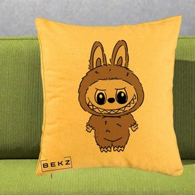 Perna Personalizata Labubu Maro Natural Solo, 40x40 cm, Galben, Husa Detasabila, Perna Inclusa, BEKZ®
