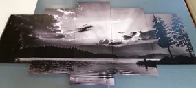 Tablou 5-piese reflexie lacului de munte în design alb-negru