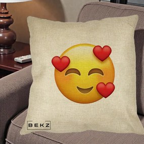 Perna Decorativa Emoji cu 3 Inimi, 40x40 cm, Crem, Husa Detasabila, Perna Inclusa, BEKZ®