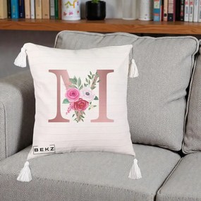 Cadou Personalizat - Perna Personalizata Monograma Rose Gold Litera M cu Trandafiri, 40x40 cm, Bej cu Franjuri, Husa Detasabila, Perna Inclusa, BEKZ®