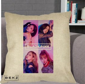 Perna Personalizata K-pop BLACKPINK Poster Colaj 4 Membre Violet Roz, 40x40 cm, Crem, Husa Detasabila, Perna Inclusa, BEKZ®