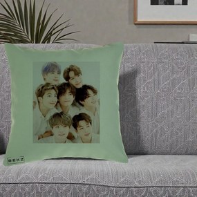 Perna Personalizata K-pop BTS Foto Grup Fete Albe, 40x40 cm, Verde, Husa Detasabila, Perna Inclusa, BEKZ®