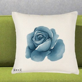 Perna Decorativa Trandafir Albastru Acuarela, 40x40 cm, Crem Reliefat, Husa Detasabila, Perna Inclusa, BEKZ®