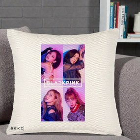 Perna Personalizata K-pop BLACKPINK Poster Colaj 4 Membre Violet Roz, 40x40 cm, Crem Reliefat, Husa Detasabila, Perna Inclusa, BEKZ®