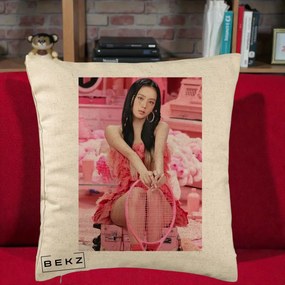Perna Personalizata K-pop BLACKPINK Jisoo Pink Room, 40x40 cm, Bej, Husa Detasabila, Perna Inclusa, BEKZ®