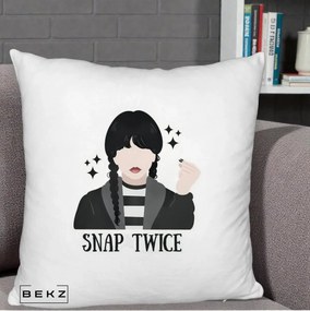 Perna Personalizata Wednesday Snap Twice, 40x40 cm, Alb Pufos, Husa Detasabila, Perna Inclusa, BEKZ®