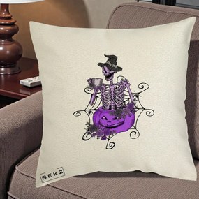 Perna Decorativa Schelet Vrajitor cu Dovleac Violet Halloween, 40x40 cm, Ecru, Husa Detasabila, Perna Inclusa, BEKZ®