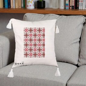 Perna Personalizata Motiv Traditional Ie Romaneasca Rosu, 40x40 cm, Bej cu Franjuri, Husa Detasabila, Perna Inclusa, BEKZ®