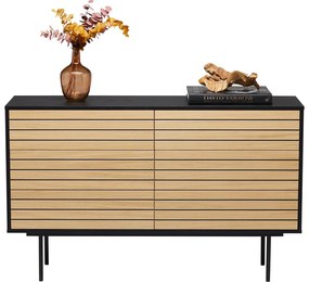 Comodă neagră/în culoare naturală joasă cu aspect de lemn de stejar 140x84 cm Stripe – Woodman