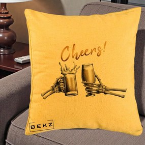 Perna Decorativa Halloween Cheers Schelete cu Bere, 40x40 cm, Galben, Husa Detasabila, Perna Inclusa, BEKZ®
