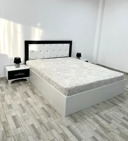 Set pat tapitat Milano, culoare alb / negru, cu 2 noptiere Viena si saltea superortopedica lux 160 x 200 cm