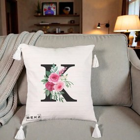 Cadou Personalizat - Perna Personalizata Monograma Florala Litera K, 40x40 cm, Bej cu Franjuri, Husa Detasabila, Perna Inclusa, BEKZ®
