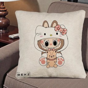 Perna Personalizata Labubu x Hello Kitty, 40x40 cm, Bej Canapea, Husa Detasabila, Perna Inclusa, BEKZ®