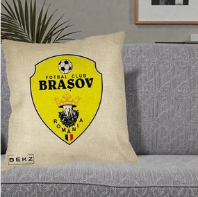 Perna Personalizata FC Brasov Fotbal Romania, 40x40 cm, Crem, Husa Detasabila, Perna Inclusa, BEKZ®